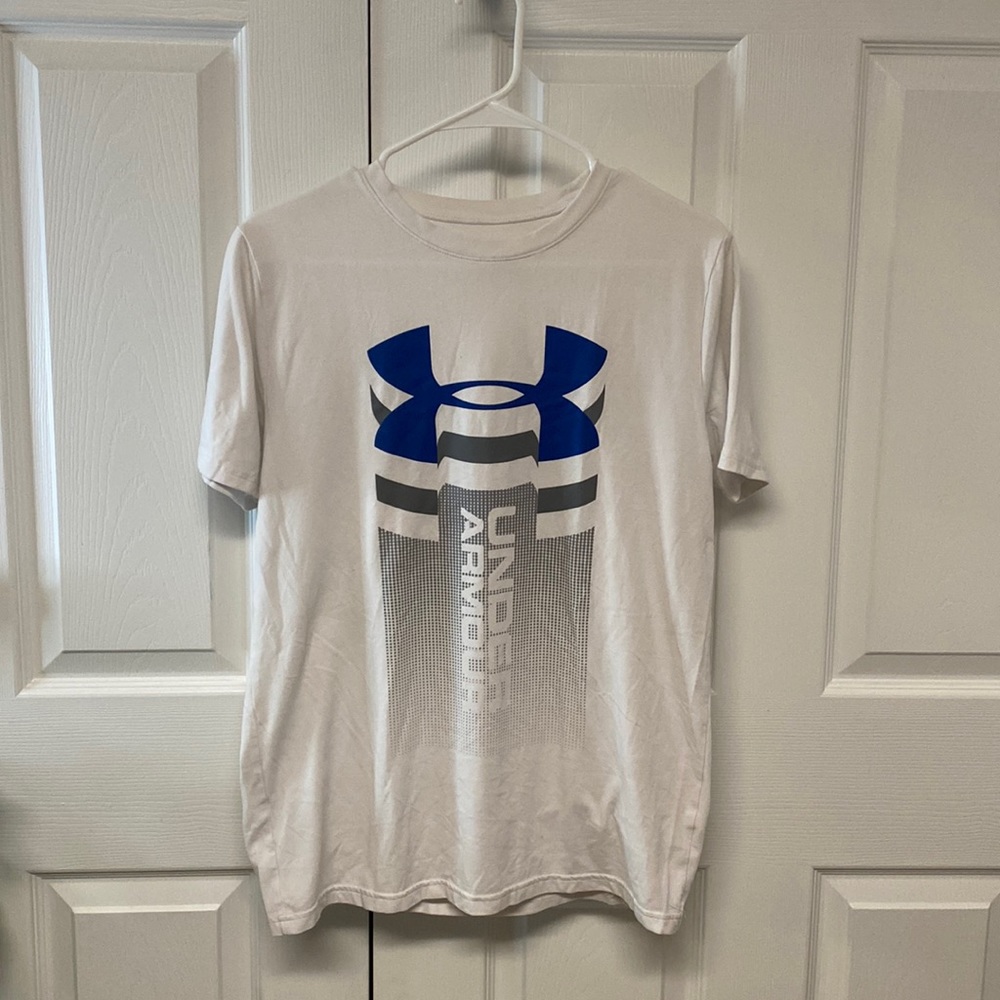 white under armor t shirt